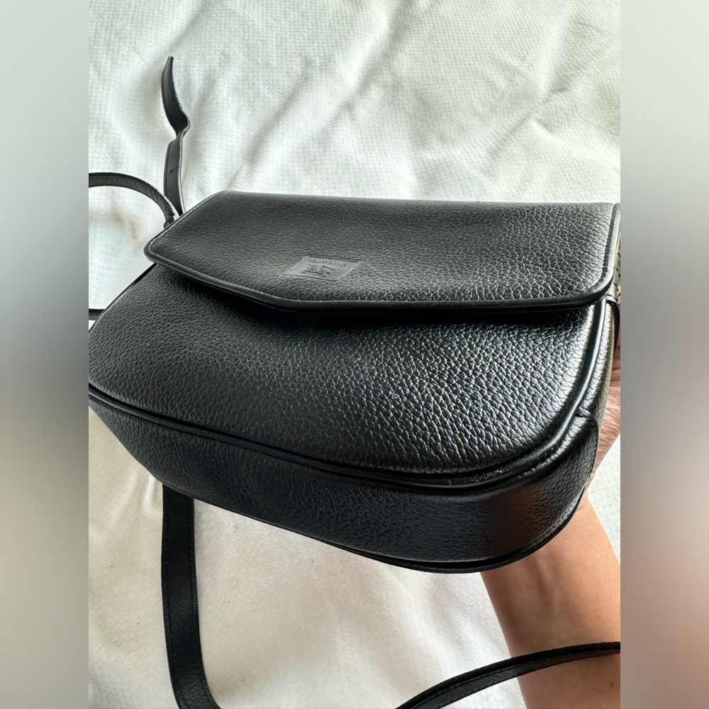 🙏Burberry Leather Sling Bag - Picture 9 of 16